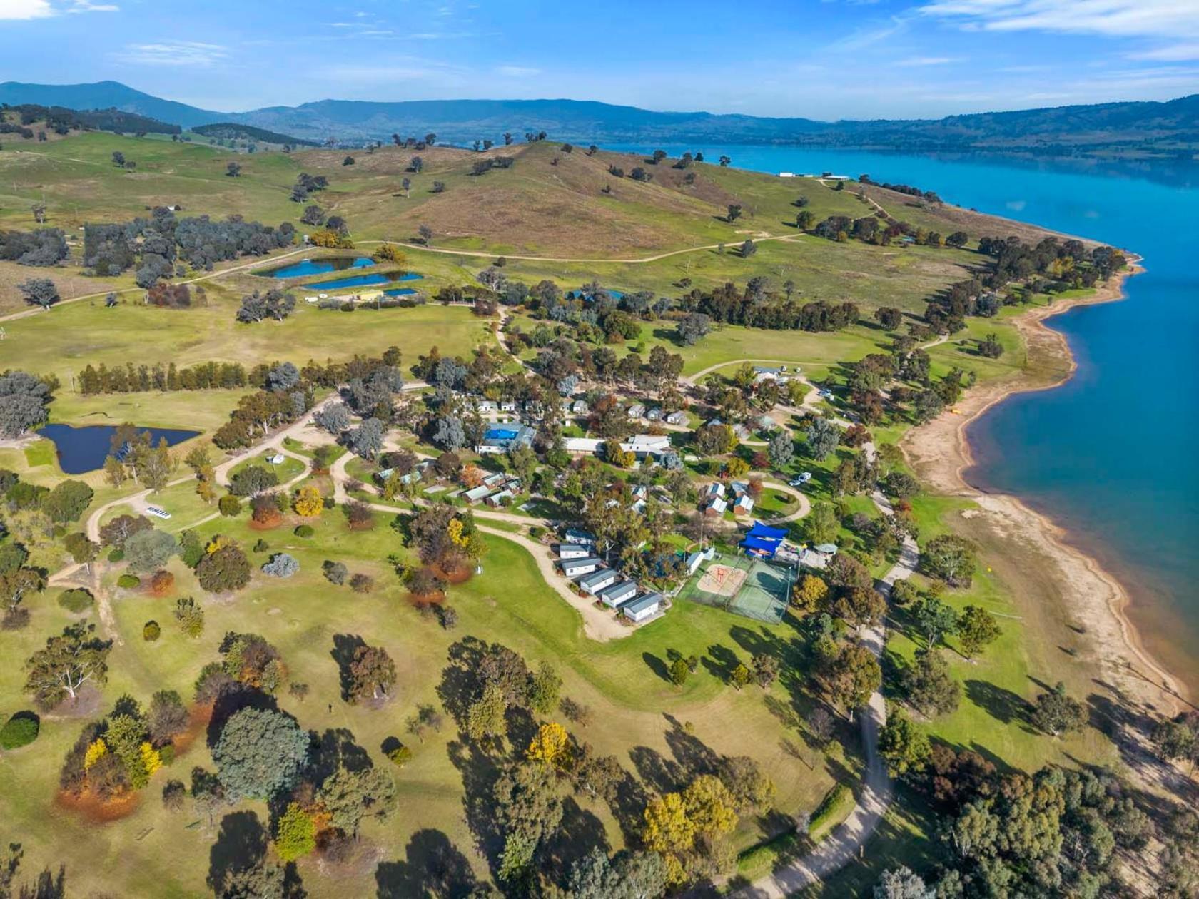 Lake Hume Holiday Park Hotel Exterior photo